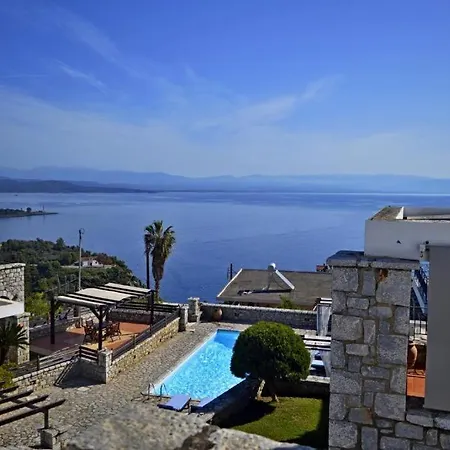 Malvazios With Sea Breeze