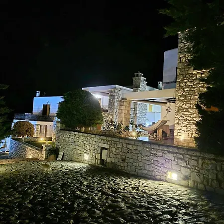 Malvazios With Sea Breeze גיתיו