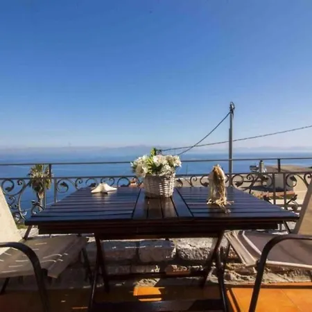 Malvazios With Sea Breeze Apartment