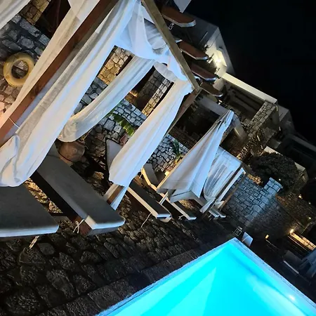 Malvazios With Sea Breeze Apartment