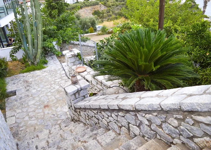 Malvazios #2 아파트 기티오